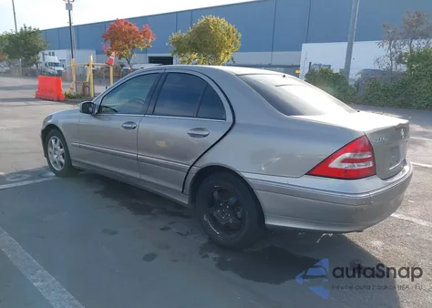 2006 Mercedes-Benz C 280 Luxury z USA, uszkodzony, nr VIN WDBRF54H56A909744